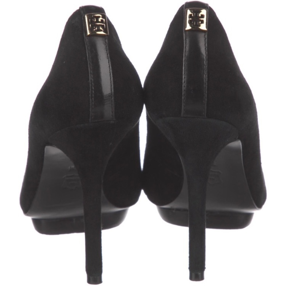 Tory Burch Black Suede Platform Pump. Size 6M. Rounded Toe Box Included